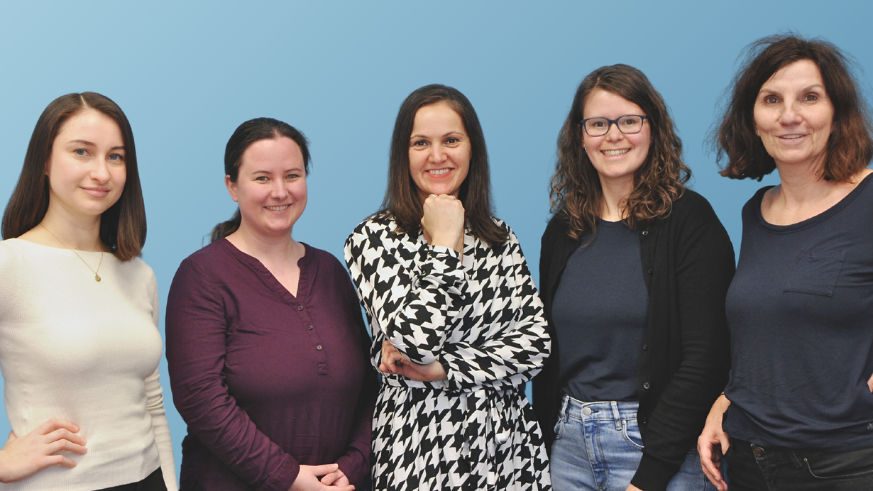 Von Links: Serpil Doğruoğlu | Dr. Marina Quiner | PD Dr. Tal Hoffmann | Sonja Lambracht | Susanne Salata Von Links: Serpil Doğruoğlu | Dr. Marina Quiner | PD Dr. Tal Hoffmann | Sonja Lambracht | Susanne Salata